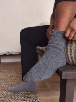 Next Anthracite/gris clair - Lot de 2 paires de chaussettes moelleuses Clearance