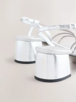 Next Argent - Sandales à talons carrés et à bretelles ornées de bijoux Forever Comfort Hot