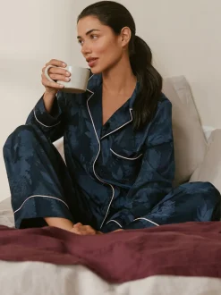 B by Ted Baker pyjama boutonné en jacquard bleu marine Online