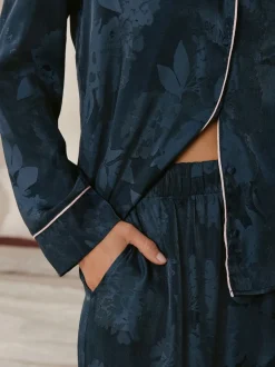 B by Ted Baker pyjama boutonné en jacquard bleu marine Online