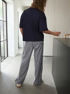 self. Bande marine - soi-même. Pyjama à manches courtes