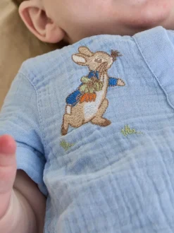 Jojo Maman Bébé Barboteuse Peter Rabbit™ en étamine boutonnée sur le devant 100% coton Sale