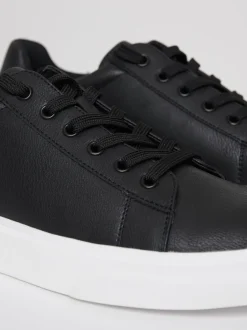 Threadbare Baskets Court Online