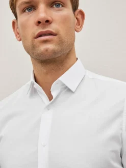 Next - Ajustement régulier - Chemise élégante texturée facile d’entretien à poignets simples Blanc Outlet