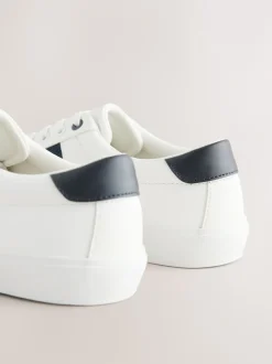 Next Blanc - Baskets Chic et décontracté à rayures latérales Sale
