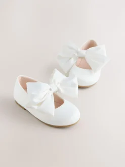 Next Blanc - Chaussures Mary Jane pour occasions en satin à fleurs avec nœud Clearance