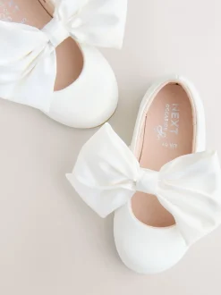 Next Blanc - Chaussures Mary Jane pour occasions en satin à fleurs avec nœud Clearance