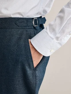 Next Bleu marine - Pantalon Signature Smart en laine italienne texturée avec pattes d'ajustement sur les côtés New