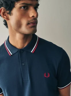 Fred Perry - Polo à liserés Bleu marine/blanc/rouge Hot