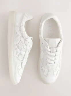 Next - Formateurs lacets Broderie neutre Hot