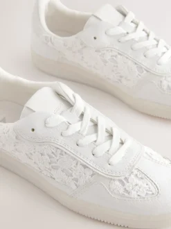 Next - Formateurs lacets Broderie neutre Hot