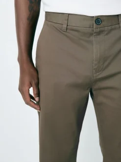 Next - Ajustement droit - Pantalon chino stretch Brun clair Discount