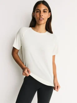 Next Brun/Crème - Lot de 2 T-shirts Active à manches courtes à Col rond Clearance