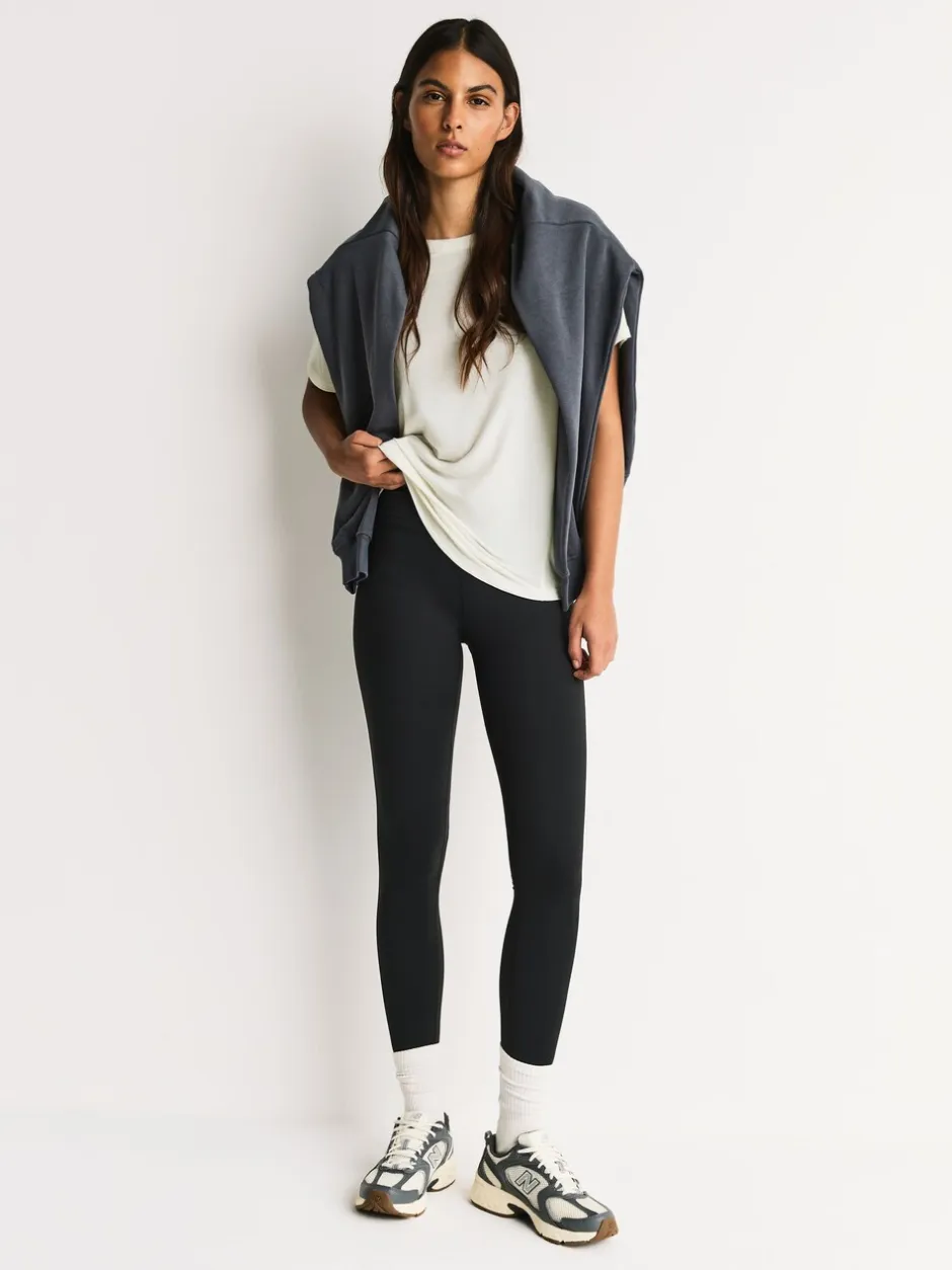 Next Brun/Crème - Lot de 2 T-shirts Active à manches courtes à Col rond Clearance