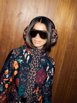 Never Fully Dressed Cache-oreilles en fausse fourrure Online