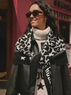 Rockett St George Écharpe douillette triangle Clearance