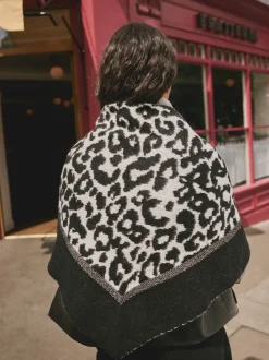 Rockett St George Écharpe douillette triangle Clearance