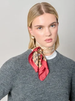 Aela Écharpe marron à imprimé serpent Sale