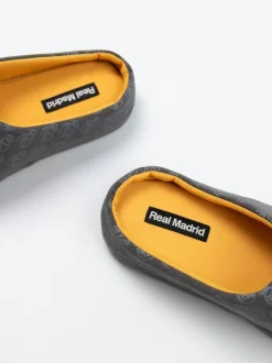 Vanilla Underground Chaussons Real Madrid à logo Discount