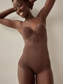 Next Chocolat Nude - Body en dentelle à coupe ferme et contrôle du ventre Outlet