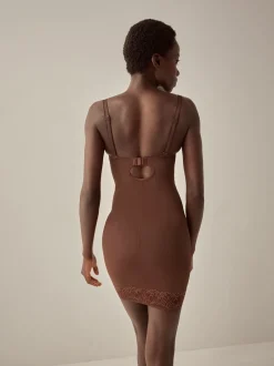 Next Chocolat Nude - Combinaison gainante en dentelle à bonnets Hot