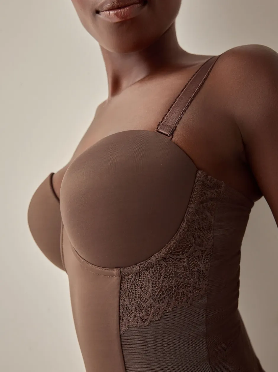 Next Chocolat Nude - Corps en dentelle légèrement rembourré avec contrôle du ventre ferme DD+