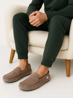 Totes Crème - Mocassin Isotoner en daim pour homme avec déperlant