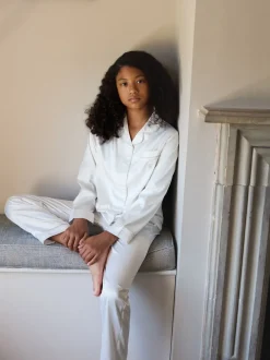 The Little Tailor Crème - Pyjama de Noël boutonné en satin pour enfant Hot