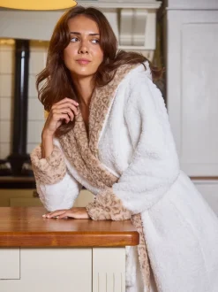 Loungeable Crème - Robe de chambre mi-longue bordée de fausse fourrure imprimé léopard Discount
