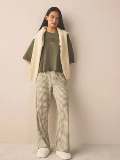 Next écru - Chaussons avec semelle plantaire cœur en fausse fourrure Clearance