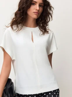 Next écru - Haut à col rond et à manches courtes avec trou de serrure Hot