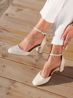 Linzi Écru - Sydney talons de cour à bout carré Clearance