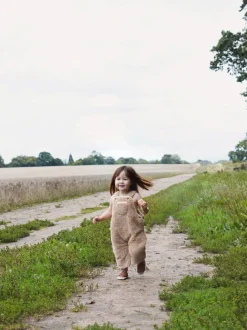 The Little Tailor Écru - Salopette douillette en polaire sherpa bébé Hot