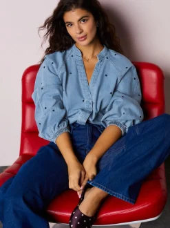 Next Cœur Bleu bleu marine - Chemisier en denim à manche bouffante et col en V brodé cœur Online