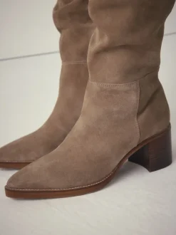 Next Daim brun taupe - Bottes Forever Comfort® souples à talons hauts et talons carrés New