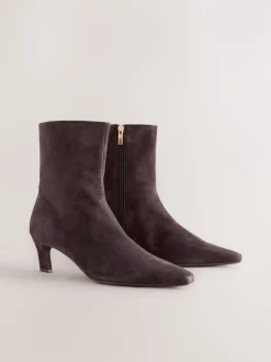 Next Daim marron chocolat - Bottines à talons Forever Comfort® avec bout ciselé Sale