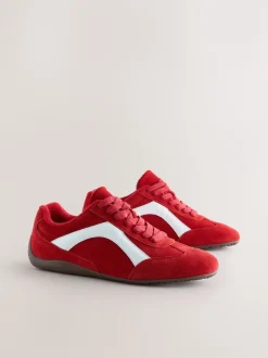 Next Daim rouge - Baskets à lacets Forever Comfort® en cuir à semelle slim New