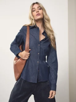 Next Délavage bleu - Chemise en denim ajustée à manches longues à taille cintrée Hot