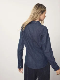 Next Délavage bleu - Chemise en denim ajustée à manches longues à taille cintrée Hot