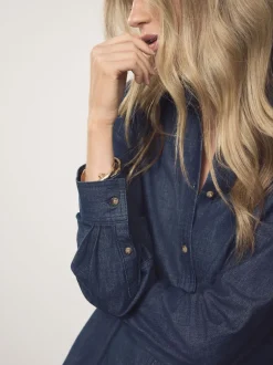 Next Délavage bleu - Chemise en denim ajustée à manches longues à taille cintrée Hot