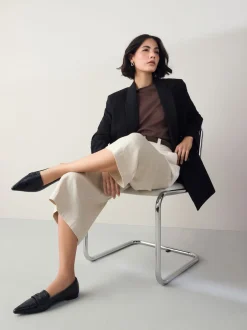 Next Effet croco Noir en relief - Mocassins Forever Comfort® Premium en cuir à bout pointu Sale