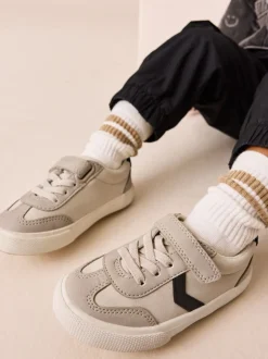 Next - Baskets à lacets élastiques à fermeture tactile Gris Clearance