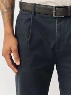 Next Gris de charbon de bois - Pantalon chino plissé doux au toucher ceinturé Sale