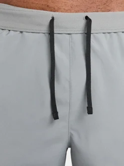 Nike Gris fumé - Short de course Challenger Dri-FIT 5 pouces 2-en-1 Outlet