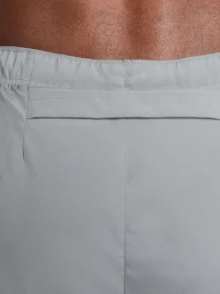 Nike Gris fumé - Short de course Challenger Dri-FIT 5 pouces 2-en-1 Outlet