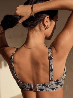 Next - Haut de bikini rembourré à armatures gainant Imprimé à éventails bleu marine/Blanc Best