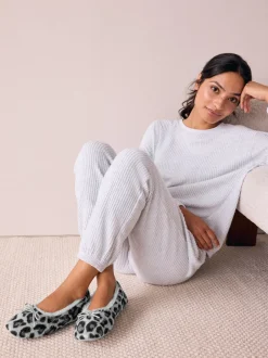 Next Imprimé animal gris - Chaussons plats Ballerina Discount