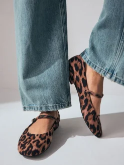 Next Imprimé Léopard - Chaussures Mary Jane à bout rond Clearance