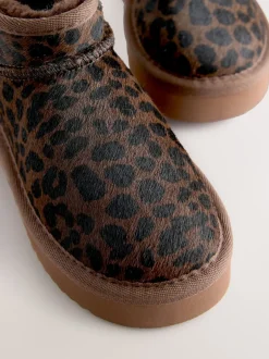 Next - Flatform Mini Bottes Pull-On en daim doublées chaudes et déperlantes Imprimé léopard marron chocolat Hot