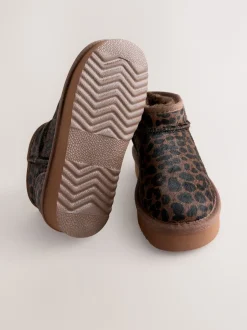 Next - Flatform Mini Bottes Pull-On en daim doublées chaudes et déperlantes Imprimé léopard marron chocolat Hot